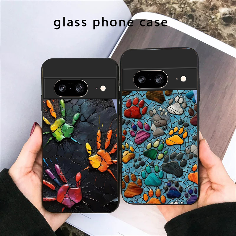 Google Pixel 9 Pro - Handyhülle aus schwarzem Glas mit Tierpfotenabdruck